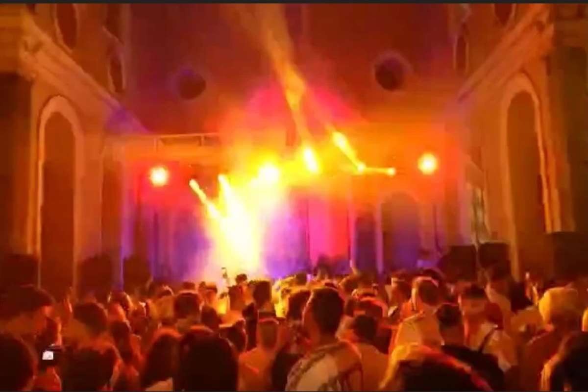 tourkia party naos