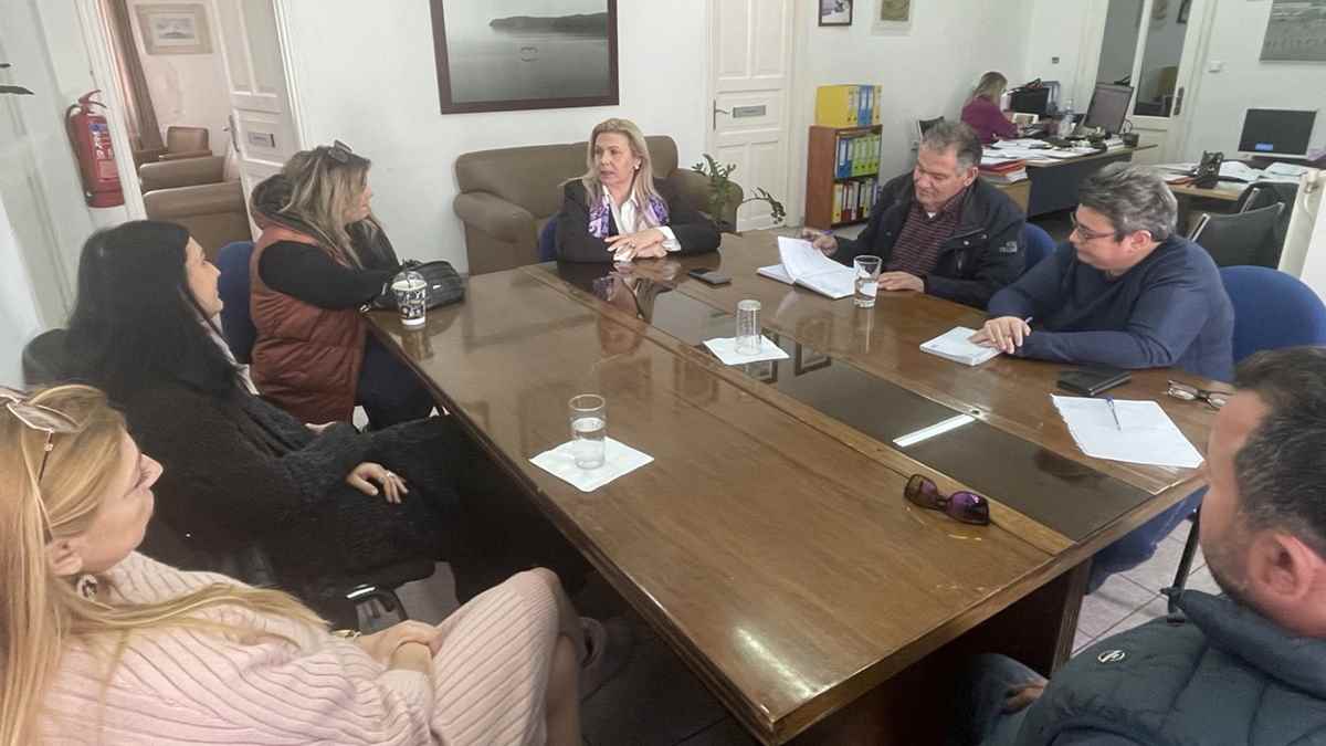 dimarxos emporikos sillogos