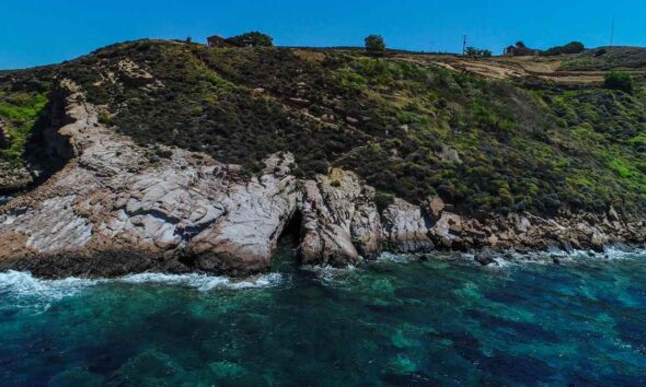 spilia filoktiti limnos
