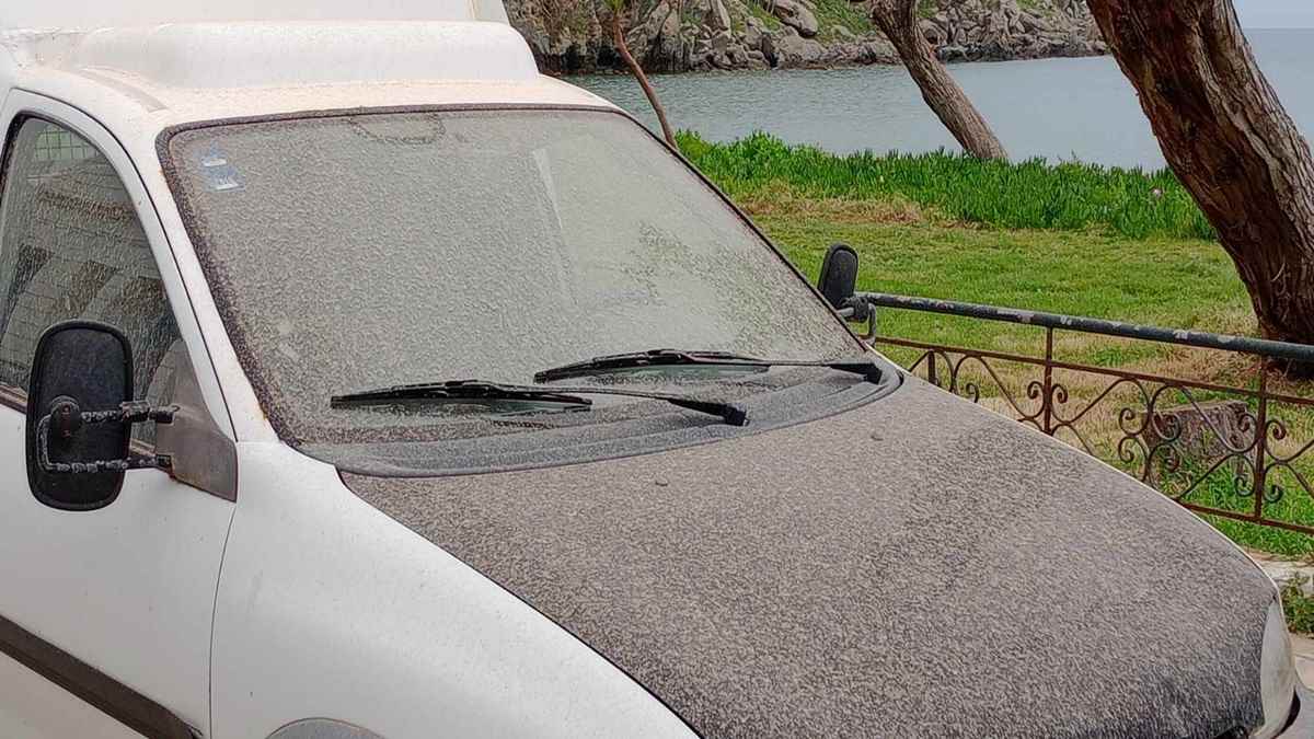 Λήμνος: Γέμισαν αφρικανική σκόνη τα αυτοκίνητα