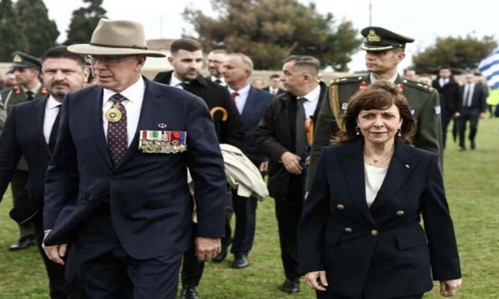 Από την επίσκεψη του Γενικού Κυβερνήτη της Κοινοπολιτείας της Αυστραλίας David Hurley και της Προέδρου της Δημοκρατίας Κατερίνας Σακελλαροπούλου στη Λήμνο, για την εκδήλωση τιμής και μνήμης για τους πεσόντες στην Εκστρατεία της Καλλίπολης, Τετάρτη 3 Μαΐου 2023. Φώτο: ΘΟΔΩΡΗΣ ΜΑΝΩΛΟΠΟΥΛΟΣ/ΓΡΑΦΕΙΟ ΤΥΠΟΥ ΠΡΟΕΔΡΙΑΣ ΤΗΣ ΔΗΜΟΚΡΑΤΙΑΣ/EUROKINISSI