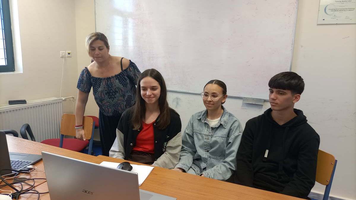 ΣΥΜΜΕΤΟΧΗ ΤΟΥ ΓΕΛ ΜΟΥΔΡΟΥ ΣΤΟ 2ο ΠΑΝΕΛΛΗΝΙΟ ΜΑΘΗΤΙΚΟ ΥΒΡΙΔΙΚΟ ΣΥΝΕΔΡΙΟ ΤΟΠΙΚΗΣ ΙΣΤΟΡΙΑΣ "ΕΛΑ ΝΑ ΣΟΥ ΜΙΛΗΣΩ ΓΙΑ ΤΟΝ ΤΟΠΟ ΜΟΥ"