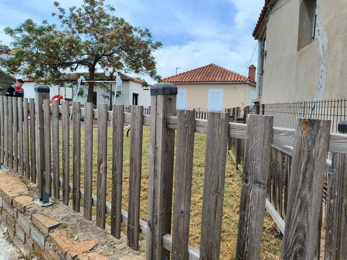 Οι Νέοι των Καμινιών μεταμόρφωσαν την Παιδική Χαρά σε Αριστούργημα