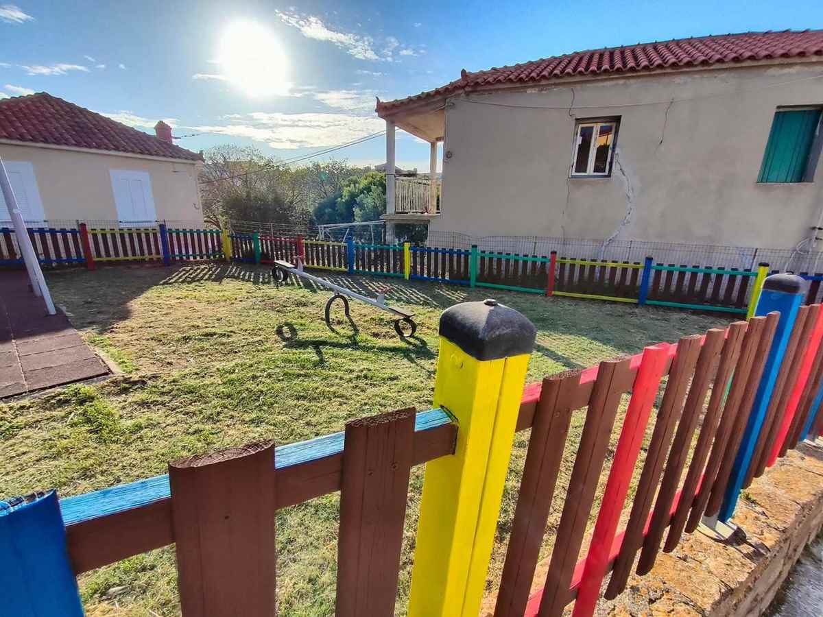 Οι Νέοι των Καμινιών μεταμόρφωσαν την Παιδική Χαρά σε Αριστούργημα