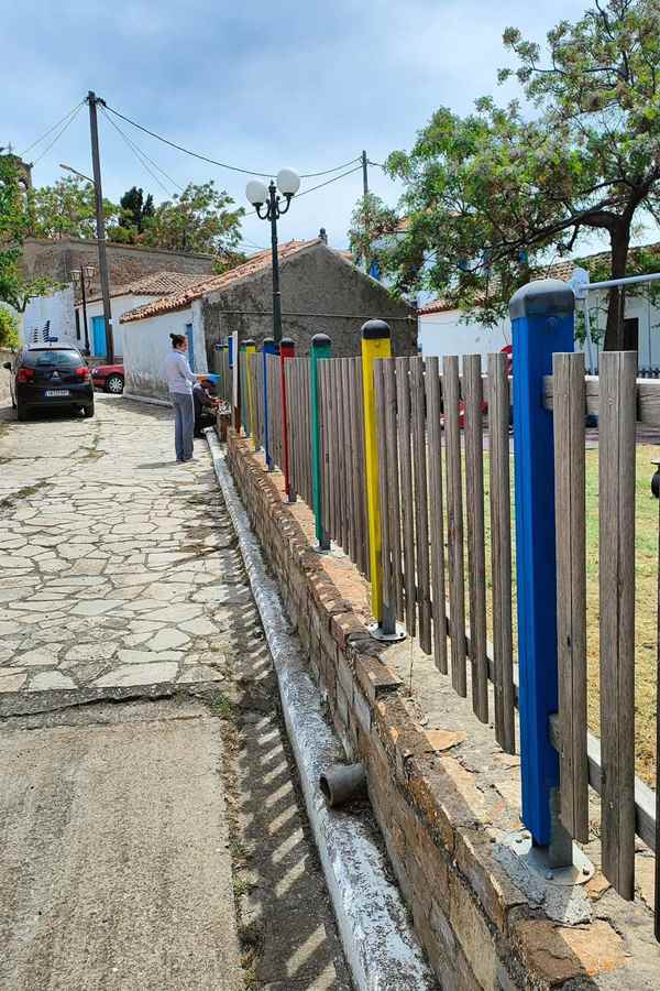 Οι Νέοι των Καμινιών μεταμόρφωσαν την Παιδική Χαρά σε Αριστούργημα