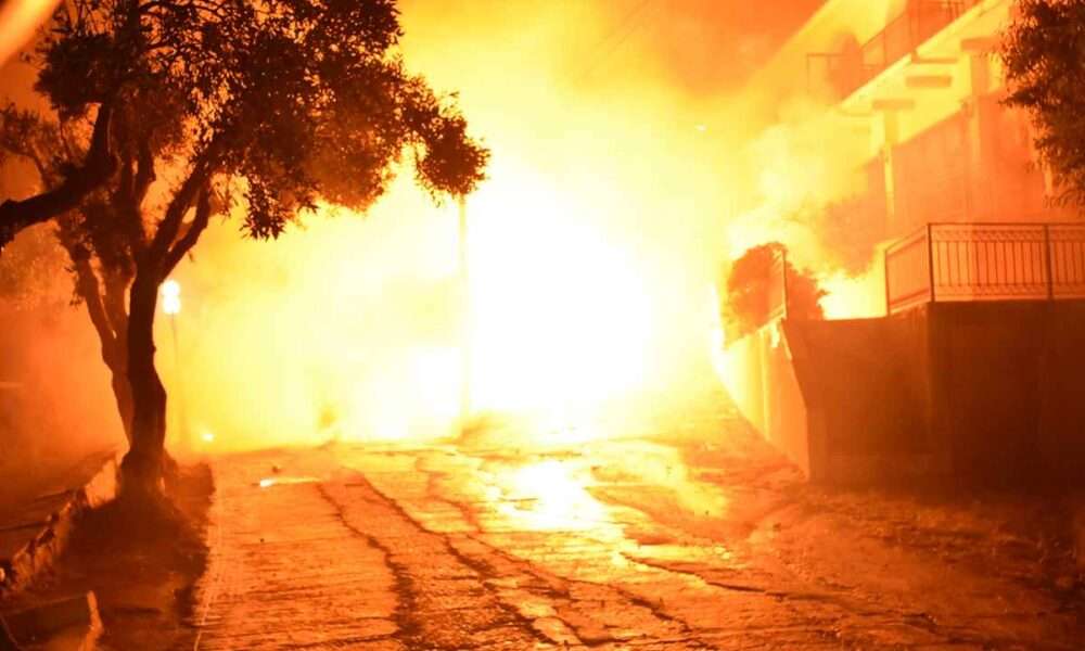 Εκρηκτική Ανάσταση στο Ανδρώνι