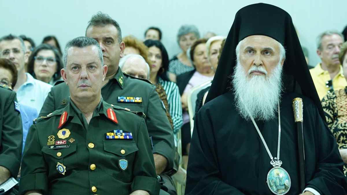 a group of people sitting in chairs