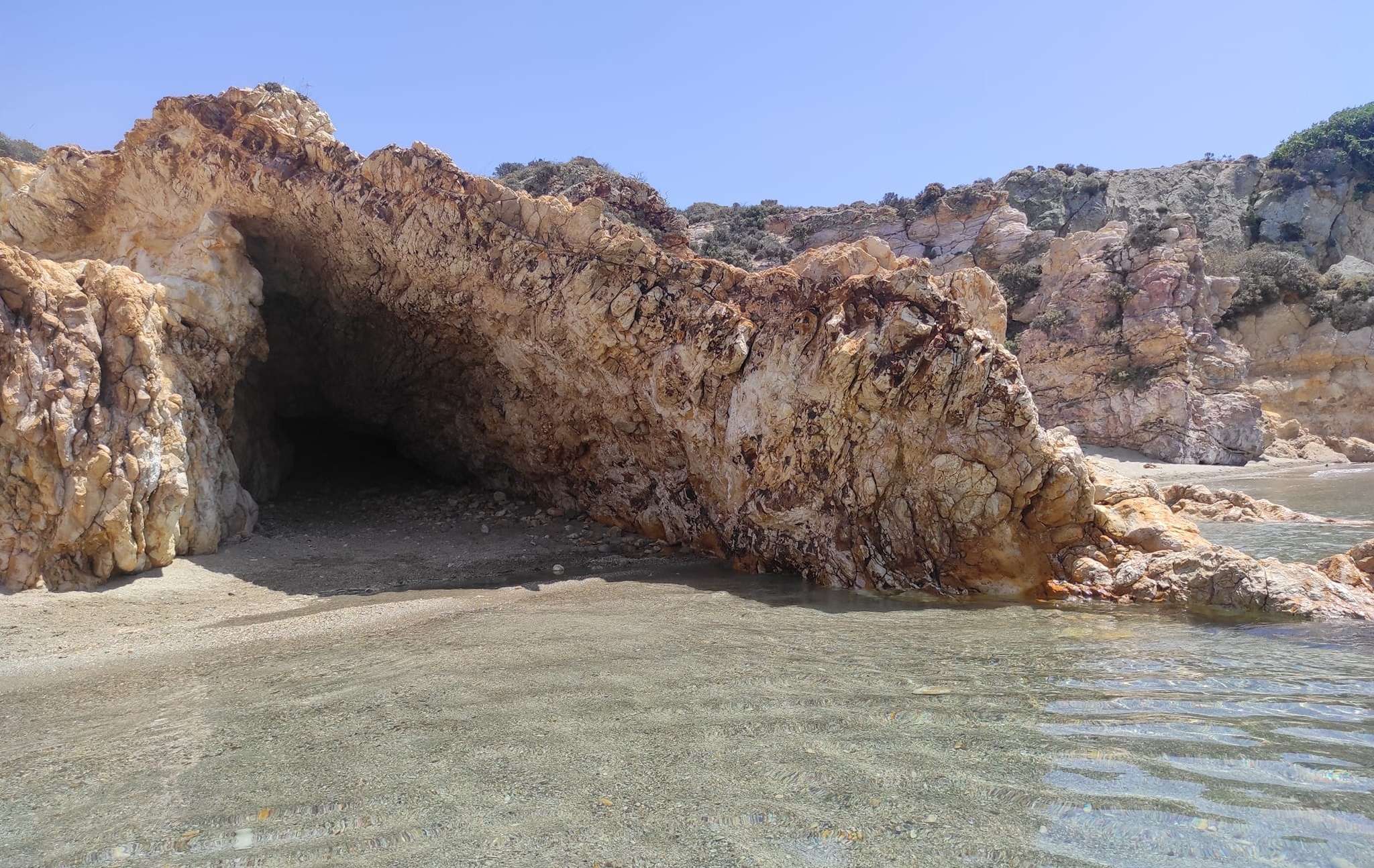 spilia fokias limnos 2