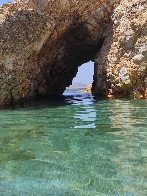 spilia fokias limnos 3