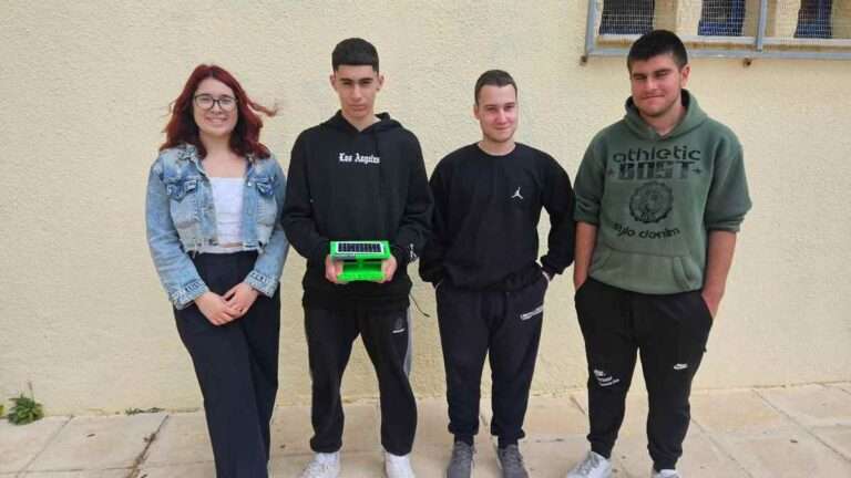 ΜΠΡΑΒΟ! 1ο βραβείο με το έργο SolarGo για τους μαθητές του ΕΠΑΛ Μύρινας!
