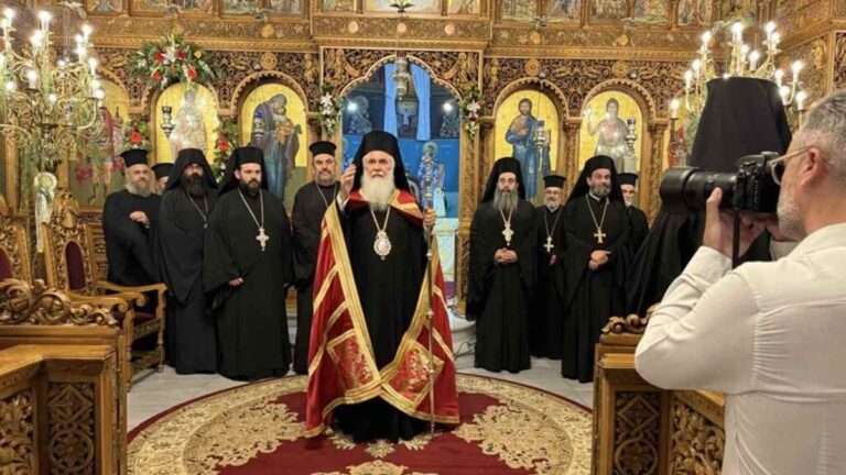 Πολυαρχιερατικός Εσπερινός στο Περιστέρι για τα ονομαστήρια του Μητροπολίτη Λήμνου (εικόνες)