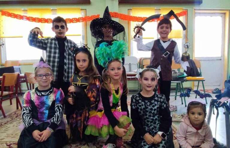 Μικροί μουσικοί σε Halloween διάθεση – Ένα Ξεχωριστό Πάρτυ στο Μουσικό Εργαστήρι Λήμνου! (βίντεο(