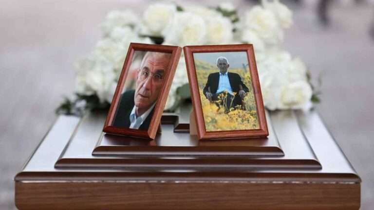 Γιάννης Μπουτάρης: Πλήθος κόσμου στο δημαρχείο Θεσσαλονίκης για το τελευταίο «αντίο» (Δείτε Live)