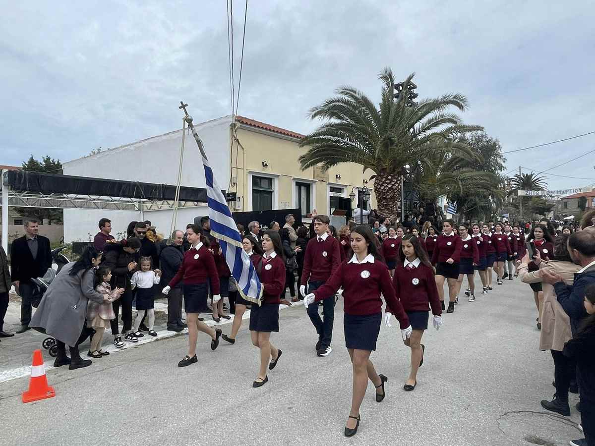 parelasi moudros 14