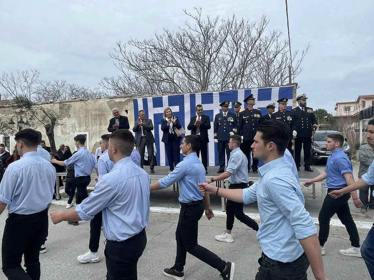 parelasi moudros 18