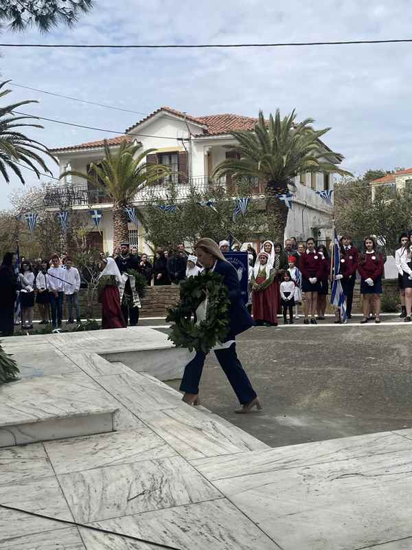 parelasi moudros 4