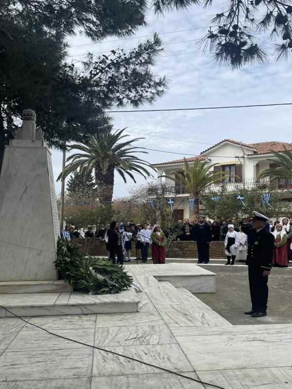 parelasi moudros 8
