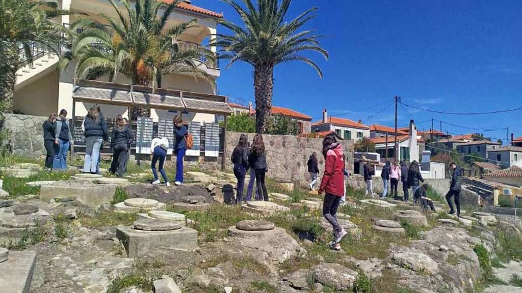 Όταν η παράδοση και η ιστορία ενώνουν σχολεία: Το 3ο Γυμνάσιο Κιλκίς στη Λήμνο! (εικόνες) 33 liv2