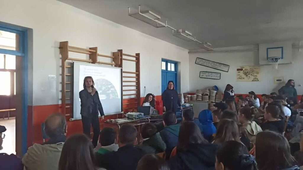 Όταν η παράδοση και η ιστορία ενώνουν σχολεία: Το 3ο Γυμνάσιο Κιλκίς στη Λήμνο! (εικόνες) 38 liv7