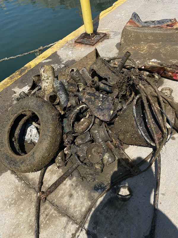 Moudros katharismos 6