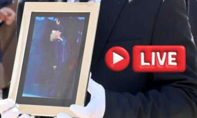 Σε κλίμα οδύνης, πλήθος κόσμου συρρέει στη Μητρόπολη Αθηνών, για το ύστατο χαίρε στη μεγάλη λαϊκή τραγουδίστρια, Μαρινέλλα