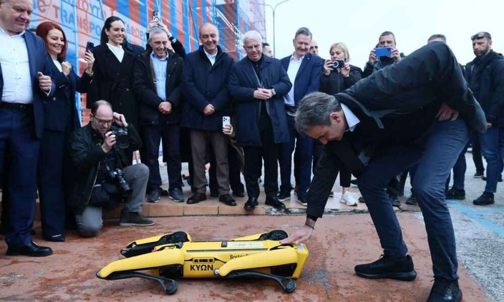 ρομπότ υποδέχτηκε τον Μητσοτάκη