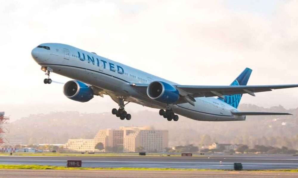 Η United Airlines κόβει πτήσεις λόγω καυσίμων | Φόβοι για πετρέλαιο έως 175 δολάρια