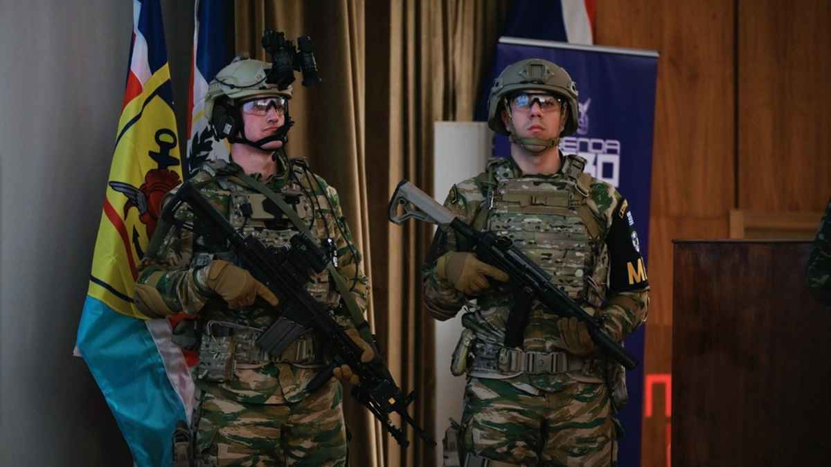 Εμφάνιση του «Σύγχρονου Μαχητή»