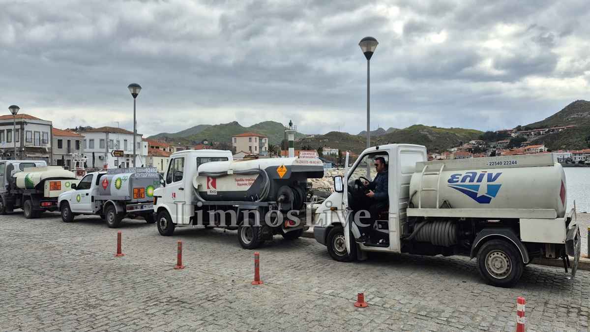 Με τα βυτιοφόρα στην πόρτα της Δημάρχου οι πρατηριούχοι