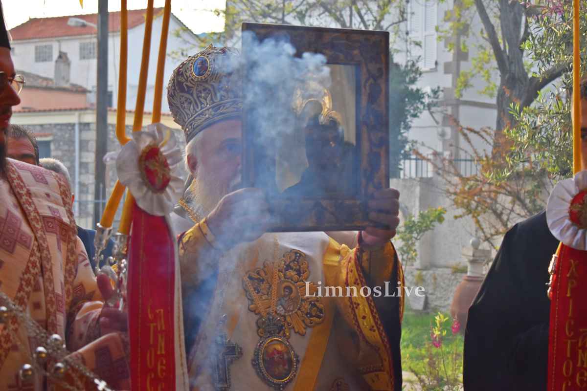 Με κάθε τιμή και φέτος η κάθοδος της Παναγιάς της Κακαβιώτισσας στη Μύρινα