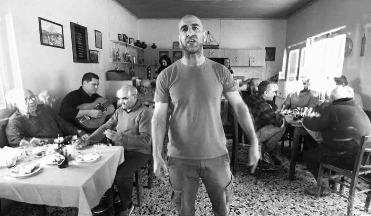 Το νέο βιντεοκλίπ του Μανώλη Κατσώνη