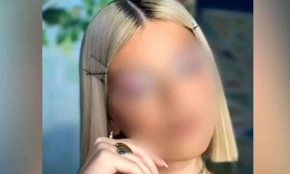 Γυναίκα με κοντά μαλλιά