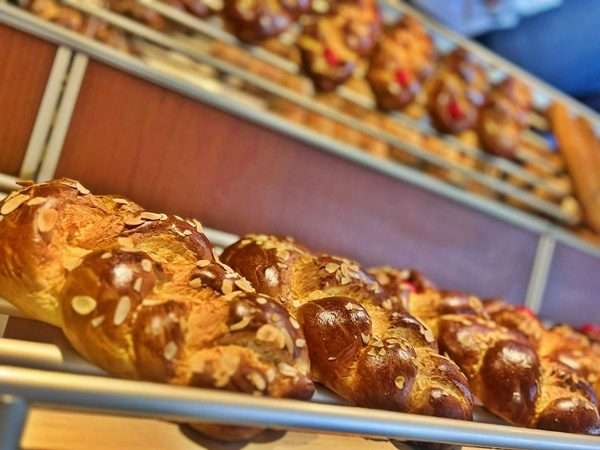 Εκεί που η παράδοση πλάθει τα πιο μοσχομυριστά τσουρέκια της ζωής σας!