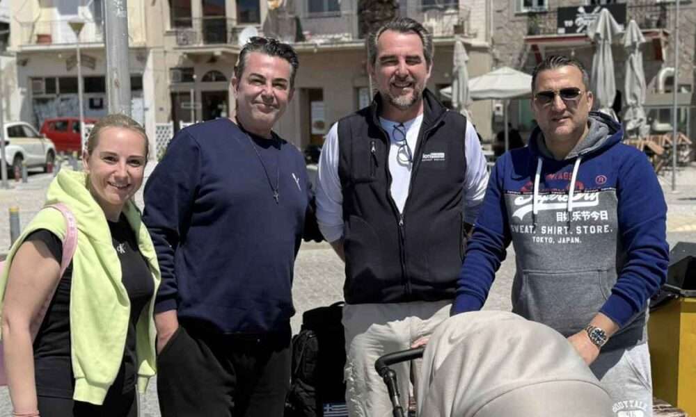 Νικόλαος Ντε Γκρες: Οι φωτογραφίες με πολίτες στην Λήμνο και το ενδιαφέρον του για το Τατόι