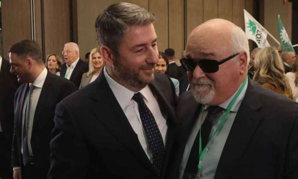 Αναφορικά με τις εκλογές, εμφανίστηκε αισιόδοξος, σημειώνοντας ότι «τα αποτελέσματα των εκλογών δεν θα έχουν καμία σχέση με το δημοσκοπικό τοπίο», ενώ έθεσε ως στόχο την πρωτιά του ΠΑΣΟΚ, λέγοντας ότι μπορεί να τη διεκδικήσει «έστω και με μία ψήφο».