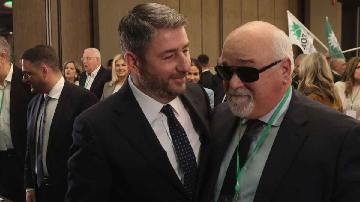 Αναφορικά με τις εκλογές, εμφανίστηκε αισιόδοξος, σημειώνοντας ότι «τα αποτελέσματα των εκλογών δεν θα έχουν καμία σχέση με το δημοσκοπικό τοπίο», ενώ έθεσε ως στόχο την πρωτιά του ΠΑΣΟΚ, λέγοντας ότι μπορεί να τη διεκδικήσει «έστω και με μία ψήφο».