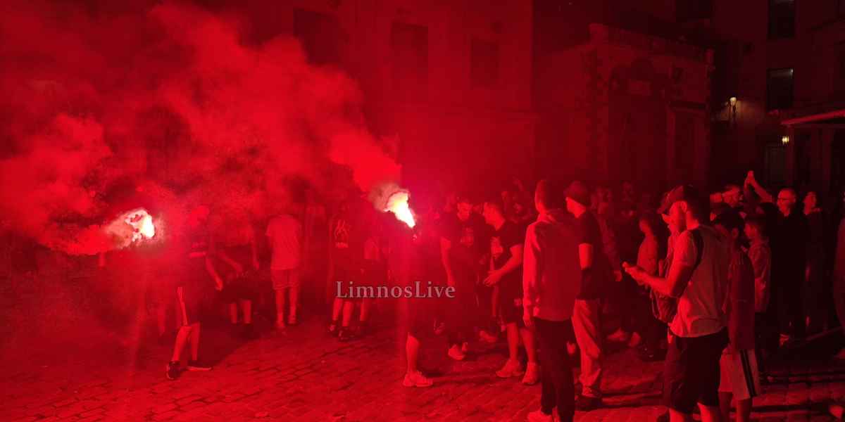 «Κοκκίνισε» η Μύρινα: Έξαλλοι πανηγυρισμοί στη Λήμνο για τον θρίαμβο του Ολυμπιακού (Βίντεο - εικόνες) 36 20260524 234509