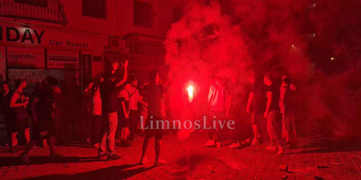 «Κοκκίνισε» η Μύρινα: Έξαλλοι πανηγυρισμοί στη Λήμνο για τον θρίαμβο του Ολυμπιακού (Βίντεο - εικόνες) 50 20260524 235138