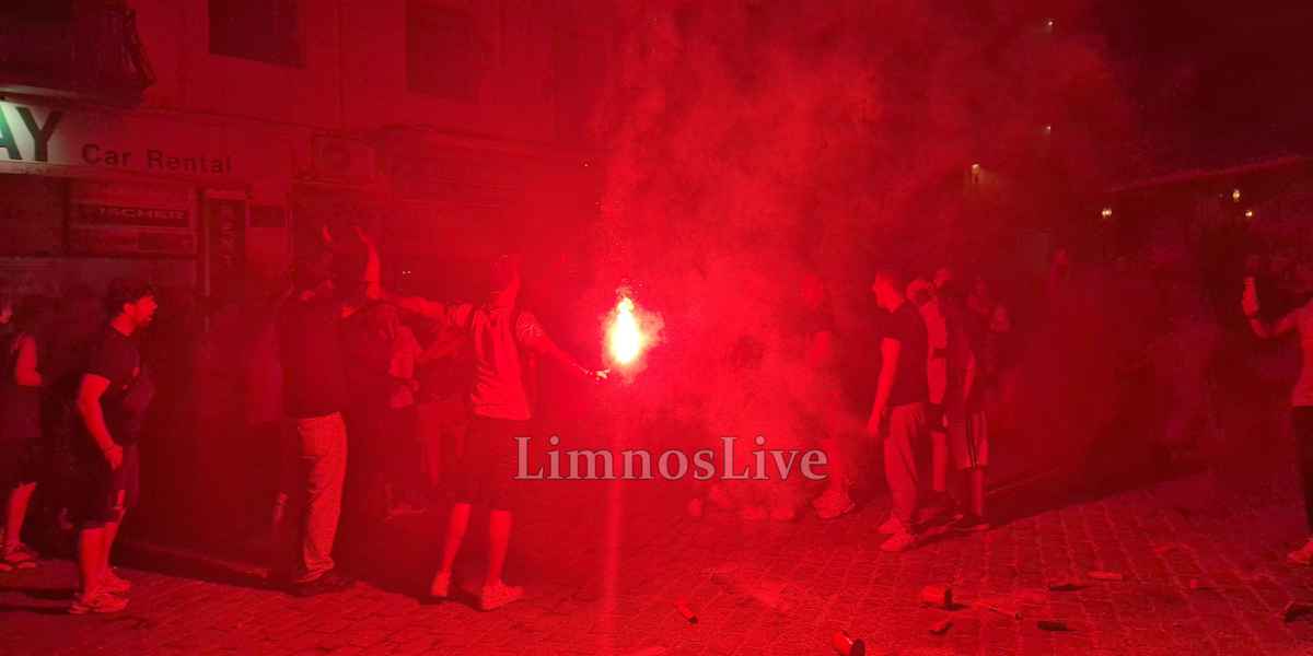 «Κοκκίνισε» η Μύρινα: Έξαλλοι πανηγυρισμοί στη Λήμνο για τον θρίαμβο του Ολυμπιακού (Βίντεο - εικόνες) 51 20260524 235140
