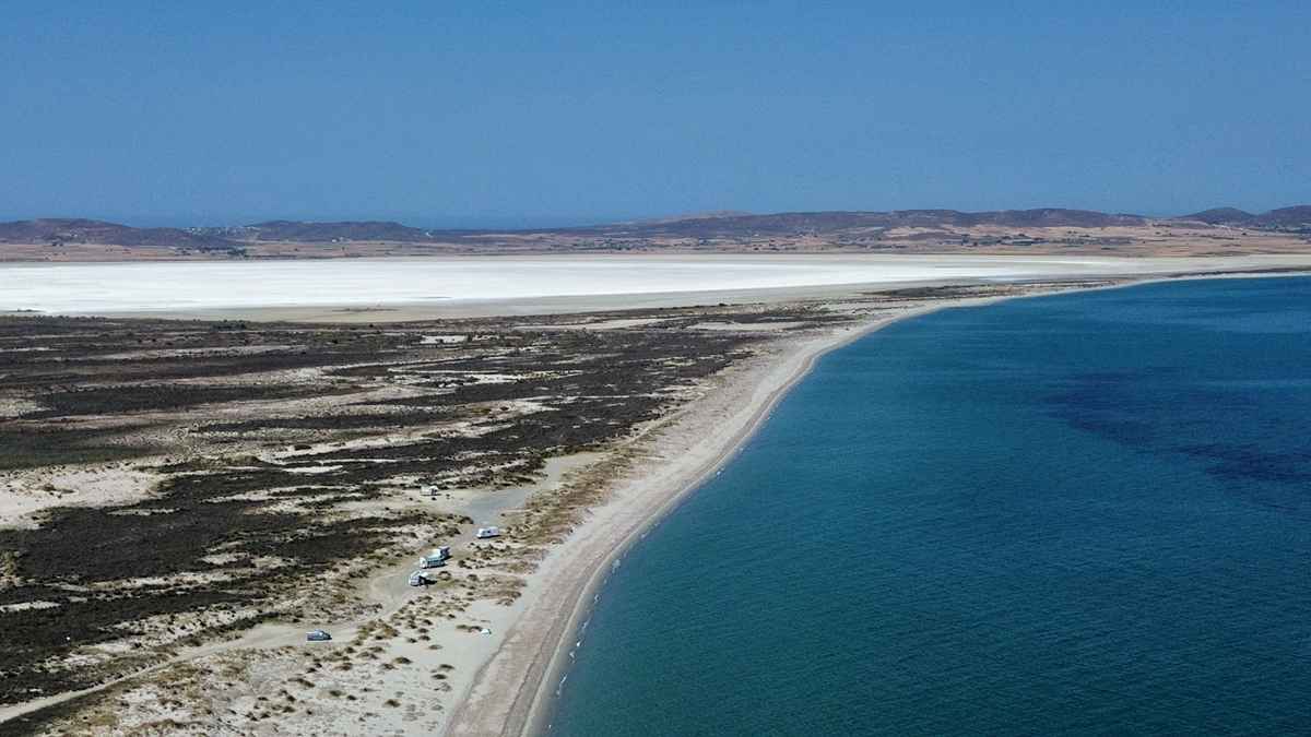 Το 8ο «διαμάντι» της Λήμνου: Ο Simon Kranz μάς μεταφέρει στο λευκό θαύμα της Αλυκής! (βίντεο) 37 ALIKI 1