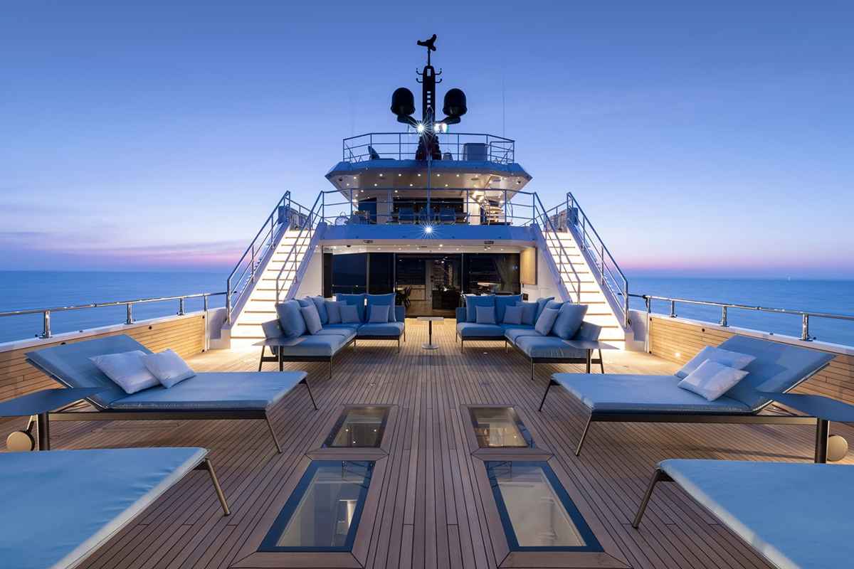 Λήμνος: Το εντυπωσιακό Superyacht «Aurelia» στα Ρηχά Νερά - Ποιοι VIP «κρύβονταν» πίσω από το πλωτό παλάτι; (βίντεο -εικόνες) 40 AURELIA 5