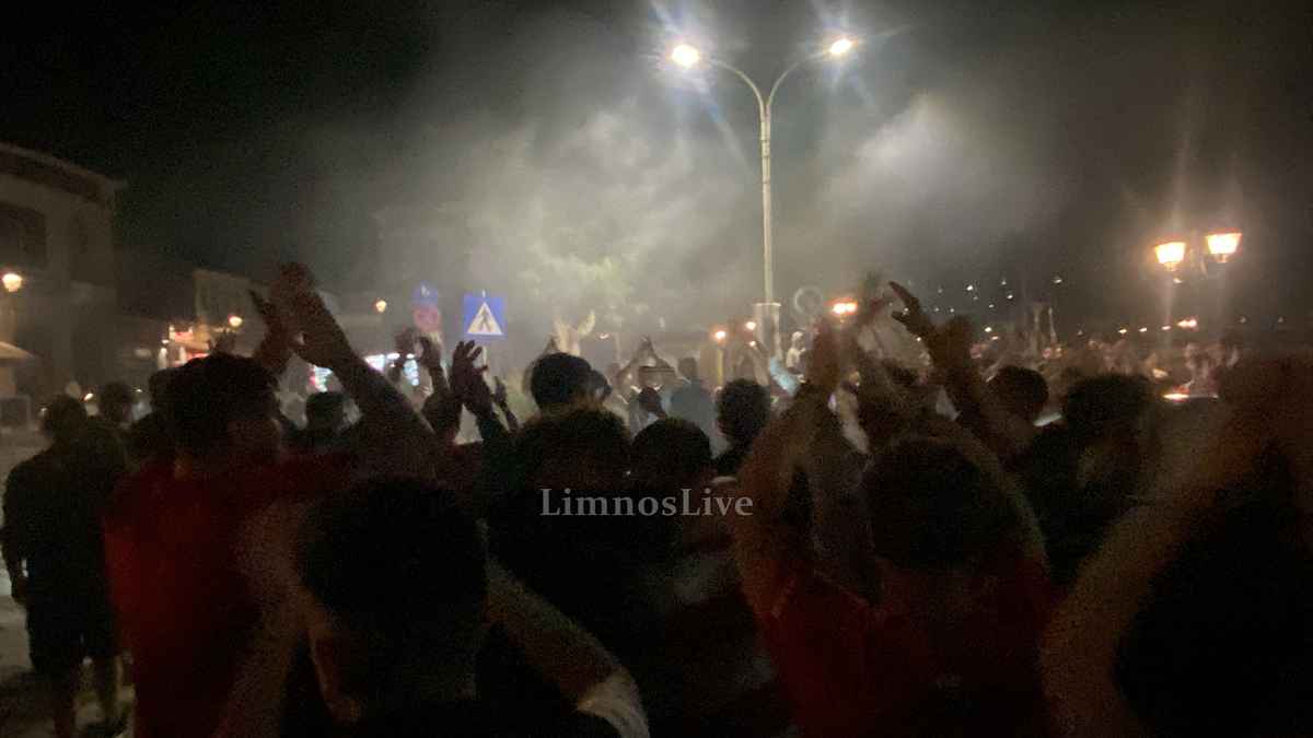 «Κοκκίνισε» η Μύρινα: Έξαλλοι πανηγυρισμοί στη Λήμνο για τον θρίαμβο του Ολυμπιακού (Βίντεο - εικόνες) 53 IMG 5030