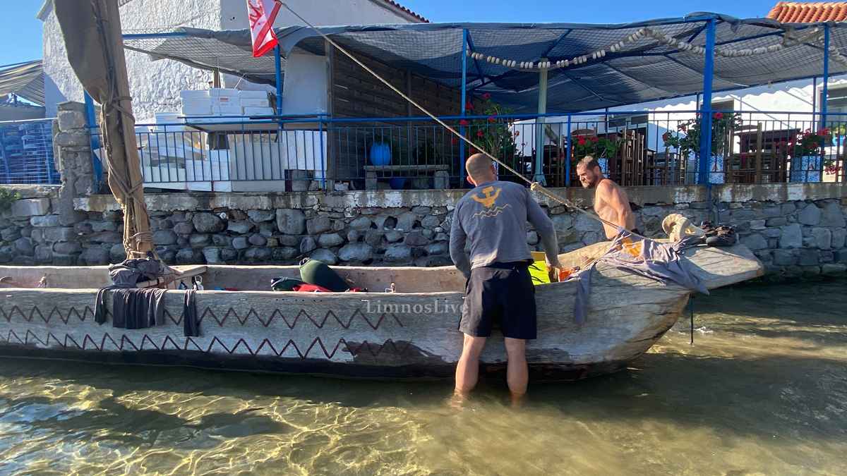 Απίστευτες εικόνες στη Λήμνο: 22 σύγχρονοι «Αργοναύτες» έφτασαν με προϊστορικό σκάφος (βίντεο-εικόνες) 36 IMG 5355