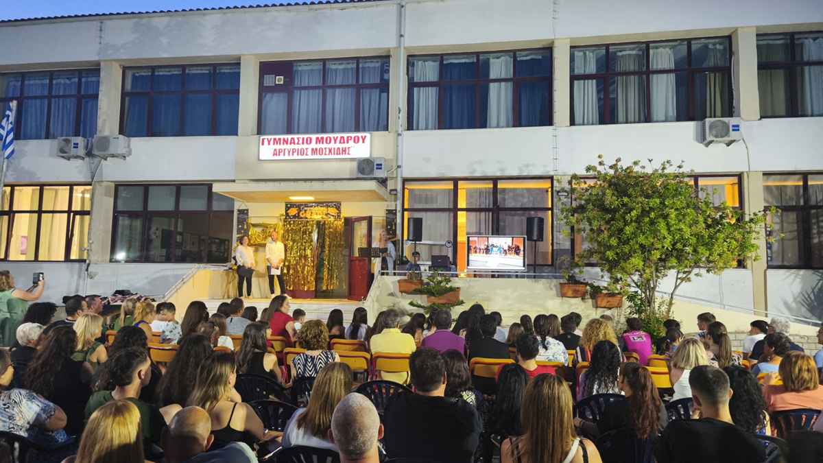 Λήμνος: Μούδρος, μια βραδιά γεμάτη συγκίνηση για τους αποφοίτους του Γυμνασίου! 38 gym6