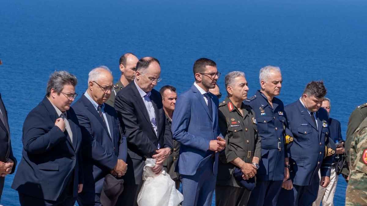 Στον Άγιο Ευστράτιο τίμησαν τον «αετό» του Αιγαίου Νικόλαο Σιαλμά, με την κάσκα του να επιστρέφει στον τόπο της θυσίας του! (εικόνες) 49 sialmas 10