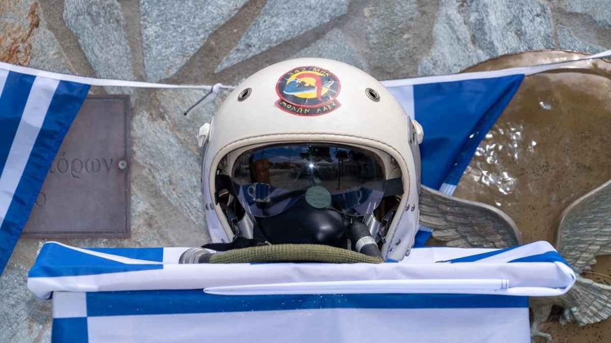 Στον Άγιο Ευστράτιο τίμησαν τον «αετό» του Αιγαίου Νικόλαο Σιαλμά, με την κάσκα του να επιστρέφει στον τόπο της θυσίας του! (εικόνες) 39 sialmas 14