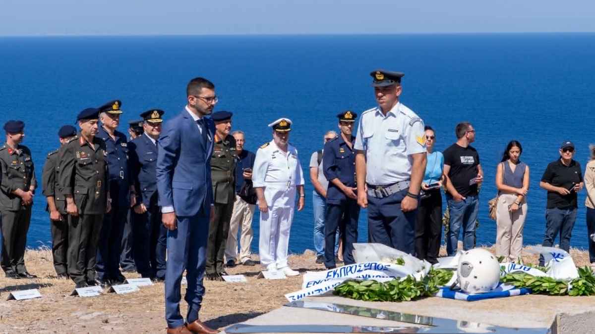 Στον Άγιο Ευστράτιο τίμησαν τον «αετό» του Αιγαίου Νικόλαο Σιαλμά, με την κάσκα του να επιστρέφει στον τόπο της θυσίας του! (εικόνες) 41 sialmas 2