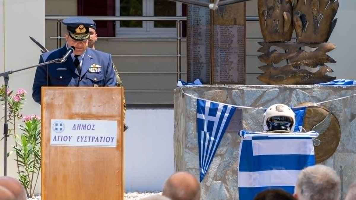 Στον Άγιο Ευστράτιο τίμησαν τον «αετό» του Αιγαίου Νικόλαο Σιαλμά, με την κάσκα του να επιστρέφει στον τόπο της θυσίας του! (εικόνες) 59 sialmas 25