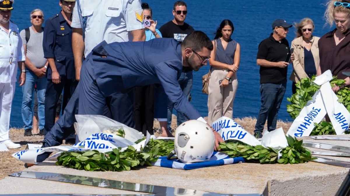 Στον Άγιο Ευστράτιο τίμησαν τον «αετό» του Αιγαίου Νικόλαο Σιαλμά, με την κάσκα του να επιστρέφει στον τόπο της θυσίας του! (εικόνες) 42 sialmas 4