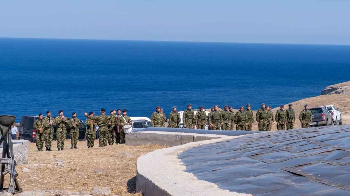 Στον Άγιο Ευστράτιο τίμησαν τον «αετό» του Αιγαίου Νικόλαο Σιαλμά, με την κάσκα του να επιστρέφει στον τόπο της θυσίας του! (εικόνες) 47 sialmas 8